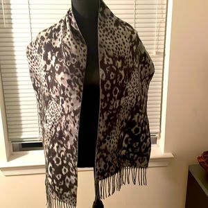 Cashmink Cashmere Blend Animal Print Fringe Scarf NWOT